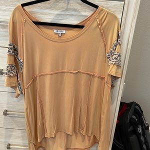 White Birch Short-Sleeve Yellow w/leopard top